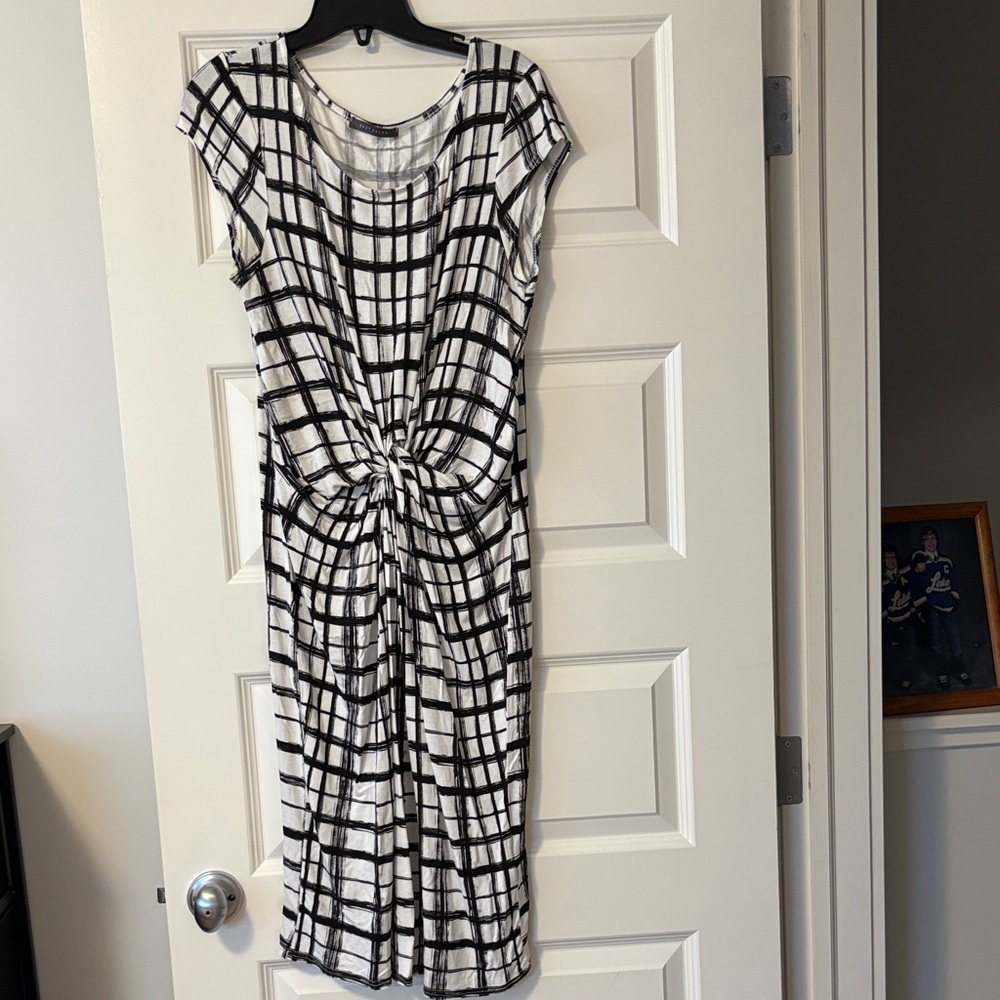 Suzy Shier Black and White Grid Midi Dress
